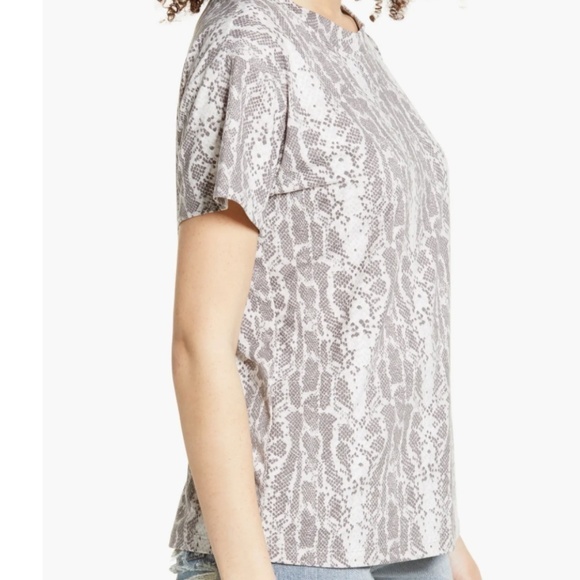 Socialite Crewneck T-Shirt - Grey and White Snake Print - Size Large - Picture 2 of 8